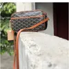 Sıcak Crossbody Bag Tasarımcı Çanta Lüks Kadınlar Crossbody Bags Kamera Çantası Geometrik Tasarım Omuz Çantası Moda Sıradan Stil Çantası Mizaç V