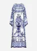 패션 디자이너 긴 드레스 가을 여성 플레어 슬리브 파란색과 흰색 도자기 인쇄 파티 휴가 느슨한 멍청이