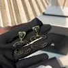 Black Ear Stud New Retro Design Style mody Wysokiej jakości damskie akcesoria biżuterii projektant marki Złote Metalowe kolczyki metalowe