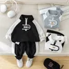 Set di vestiti per ragazzi e ragazze Set di tute per bambini a due pezzi a maniche lunghe con sorriso per bambini Set di abbigliamento Primavera Autunno Nuovo completo sportivo