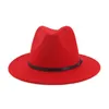 Unisex platte rand wolvilt Fedora hoeden met riem rood zwart patchwork jazz formele hoed panama cap trilby chapeau voor mannen vrouwen T2001267v