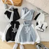 Set di vestiti per ragazzi e ragazze Set di tute per bambini a due pezzi a maniche lunghe con sorriso per bambini Set di abbigliamento Primavera Autunno Nuovo completo sportivo