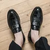 Mocassins pour hommes en PU à carreaux, chaussures décontractées d'affaires avec talons plats et pointes pointues pour une respirabilité confortable, style classique et polyvalent