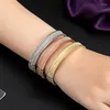 Bangle Fashion Luxury Zircon Crystal Woman Jóias de noiva cheias em torno de Mirco pavimentou a pulseira dourada de Dubai para a MS Hand