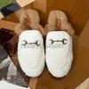 Designer Mules Couro Denim Fur Slipper Round Toe Loafer Backless Couro Genuíno Camurça Mulher Homem Branco Preto Metal Fivela Mulheres Chinelos Lisos 35-44 11