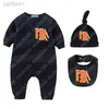 Footies Designer Baby Onesies Hat Bibbs Burp Tygs Set Spädbarn Romper Cotton Rompers Boy Girl Costume Overgavkläder Jumpsuit för spädbarn 240306