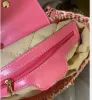 有名なバッグラフィア織りバッグミニショルダーバッグチャームフラップ特大の磁気バックルハンドバッグクロスボディバッグレディースサマーストローバッグ財布a2