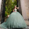 반짝이는 녹색 Quinceanera 드레스 공에서 어깨 아플리케 레이 얇은징 댄스 파티 파티 가운 16 Sweet Girls restidos de 15