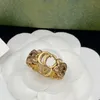 Anelli per fedi nuziali di design da donna Squisito anello con lettera di diamanti Anello per dito placcato oro argento Forniture per gioielli d'amore Accessori per gioielli ad anello