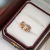designer di moda di lusso anello con diamanti a griglia a T anelli classici scavati regalo essenziale per uomo donna oro e argento 2 colori