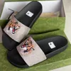 Gucss Sandals Designers Slajdes Kobiety mężczyźni moda klasyczne kwiatowe slajdy z brokatem płaskie skórę nowe gumowe slajdy sandały dla kobiet męskie płaskie dna