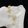 Designer smycken EaringeArrings Designer 2023 Women's Studs Gold Double V-formade smycken Klassisk bröllopspresent för nygifta