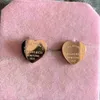 Söt Stud Simple Girls Original Märke Polished Heart Stud Rostfritt stål 18K Gold Silver Rose Women Love Grave Earrings Jewelry 240306