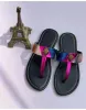 Hochwertiger Kurt Geiger Flip Flops Hausschuhe Damen Sandalen skitieren Luxus Regenbogen -Slipper -Designer Flachschuhe Eagle Head Diamond Schnalle plus Mode 6423