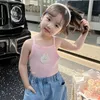 Flickor Tank Top Candy Colors Summer Wear Cartoon Embroidery ärmlös Slim Fit Stretch Camisole för flickor 240301