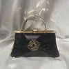 Borsa per banchetti di nuova moda con borsa a mano piegata a diamante Borsa da sera portatile per matrimonio da donna Qipao Dress 240306