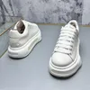 Scarpe abiti da designer di nozze Fascifica primaverile Lace traspirante su sneaker casual per il tempo rotondo di punta rotonda con mobili da passeggio a piedi W17 9244