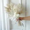 Tenendo fiori eternal Natural Rose Boho Wedding Bouquet con nastro di seta in raso nastro bianco Bridesmaid Bridal secco 240223