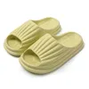 Sommar ny produkt tofflor designer för kvinnor skor vit svart grön rosa blå mjuk bekväm toffel sandaler mode-014 kvinnor platt bilder gai utomhusskor