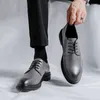 Sapatos de vestido Design Homens Estilo Britânico Negócios Casual Couro Casamento Escritório Derby Masculino Flats Mocassins 5A