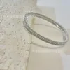 Bracciale a V Bracciale con diamanti pieni di stelle del cielo pieno per donna Nuovo braccialetto di senso dal design elegante di lusso leggero di alta edizione