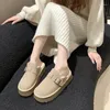 Botas Baotou Chinelos de pelúcia para mulheres vestindo inverno confortável e casual casa espessada meados de salto grosso sola neve