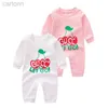 Footies Hot haute qualité nouveau-né bébé barboteuses filles et garçon à manches longues printemps 100% coton vêtements marque lettre imprimer infantile barboteuse enfants Ourfits 240306