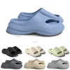 Popular Popular Designer Q3 Slides Sandália Sliders Sliders para Homens Mulheres Sandálias GAI Pantoufle Mules Homens Mulheres Chinelos Treinadores Flip Flops Sandles Color29