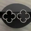 Stud stud Earrings luxury designer Earing clover pearl Mother-of-Pearl Agate ear ring Mothers party Wedding jewelry TT 240306