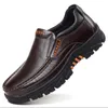 Frühling Herbst Echtes Leder Schuhe Herren Loafer Weiche Kuh Casual Atmungsaktive Männliche Schuhe Gummi Schwarz Braun Slip-on 240228