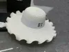 新しいフィッシャーマンハットレディースデザイナービーニーキャップラグジュアリーウーブングラスビッグブリムフローラルシェード野球帽