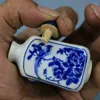 Flaskor kinesiska blå och vit porslin qing Kangxi Peony Bird Design Snuff Bottle Mini