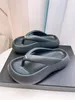 Designer kvinnor flip-flop skor mode vantage medeltida tofflor läder gummi plattform strandsandal