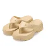 sommar ny produkt gratis frakt tofflor designer för kvinnor skor vit svart rosa flip flop mjuk toffel sandaler mode-013 kvinnor platt glider gai utomhusskor