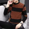 Maglione lavorato a maglia a maniche lunghe da uomo a righe Homme Pullover di alta qualità Inverno O Collo Caldo poliestere 240301