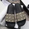 Summer Luxury Sandals Designer tofflor Women Flip Flops Flower Slipper Fashion äkta läder strand Strawberry Slides Metal Chain Ladies Casual Shoes Sneaker