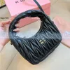 Bolsa cleo feminina rosa, bolsa miui, tote, wander matelasse, axilas, hobo, luxo, couro genuíno, com alça de ombro, imperdível