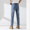 jeans pour hommes de créateur jeans en détresse bleu clair jeans droits pantalon en denim stretch minceur poche arrière logo lettre classique pantalon décontracté homme brodé