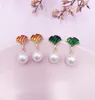 S925 Srebrna igła Gingko zielony liść małe świeże kolczyki leśne dla młodych dziewcząt eleganckie francuskie perły 9931756