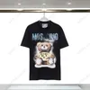 2024 Primavera / Verão Moschinoes Camiseta feminina Urso de pelúcia desenhado à mão esboço estampado solto encaixe unissex de manga curta camiseta puro algodão versão moderna yhu