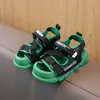 샌들 어린이 Baotou Sandals 2023 Summer New Boys Fashion Beach Shoes Girls 부드러운 중간 및 작은 어린이 스포츠 및 레저 H240307