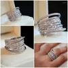 Anneaux de cluster Luxe Brillant Cristal Cubique Zircone Large Pour Femmes Twist Design Femelle Bijoux De Mariage Chic Fille Bague