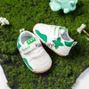 Athletic Outdoor Soft Soled Baby Walking Shoes Spring and Autumn inomhus Sydd väskor för pojkar anti kick handgjorda flickor skor velcroh240307