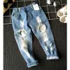 Garçons filles trou jean pantalon 16 ans enfants pantalons automne créateur de mode marque enfants Denim pantalon décontracté déchiré jean 10066467022