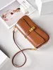 2024 Nya designers väskor Tygväska Kvinnor Lyxig midjeväska Cross Body Handväska Famous Bumbag Fashion Shoulder Bag Classic Brown Cross Body Bag