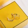 Moda 18k złoty obręcz Huggie kolczyki diamentowe Enomel Monogram Projektantki Kolczyki Kolczyki Damskie biżuterię na przyjęcia weselne