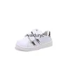 Turnschuhe Kleid Schuhe Kinder kleine weiße Schuhe Jungen Sport und mittelgroße Kinder Baby Mädchen lässig Shell Top Board SchuheH240307