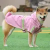 Vêtements pour chiens Cape réfléchissante petite avec grande veste de pluie manteau poncho rayure chiot imperméable animaux imperméables en plein air