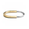 Hot High Version V-Gold Lock Armband för kvinnors ny stil Ljus lyx mode halv diamant full u-formad IPQ0