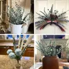 Flores decorativas 20 piezas 38 CM Hierbas artificiales Planta de vegetación falsa Ramas de imitación Paquetes de eucalipto para ramo de boda DIY